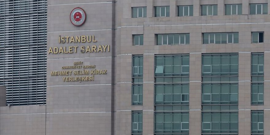 Başörtülüler için ahlaksız ifadeler kullanan Cumhuriyet yazarına hapis cezası