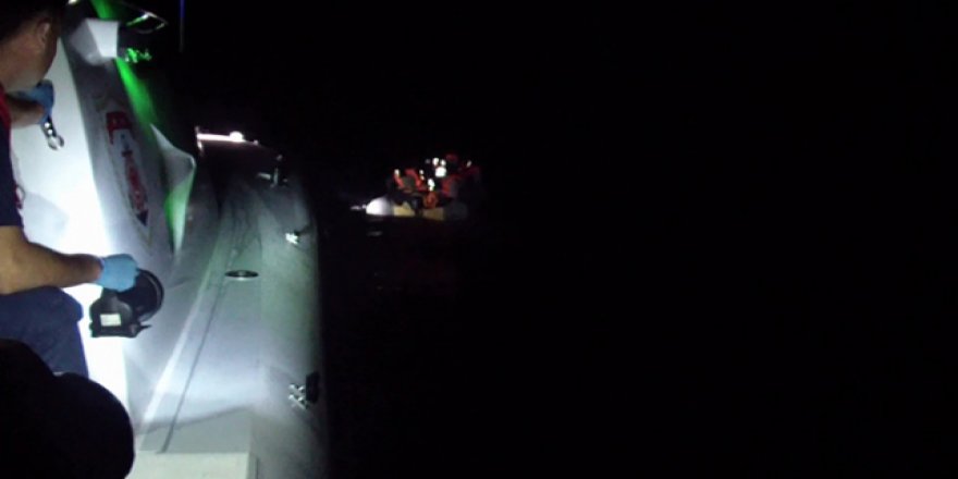 Kuşadası ve Didim açıklarında 104 düzensiz göçmen yakalandı