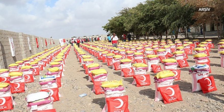 Türk Kızılay'dan Yemen'deki iç göçmenlere gıda yardımı