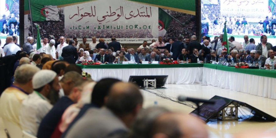 Cezayir'de muhalifler, ulusal diyalog konusunu görüştü