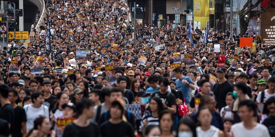 Hong Kong'ta yeniden Çin protestoları