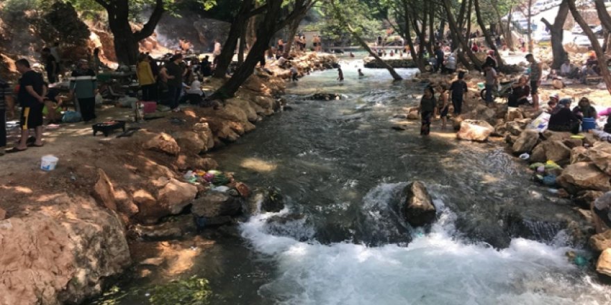 Sıcaklar vatandaşları park ve bahçelere yöneltti