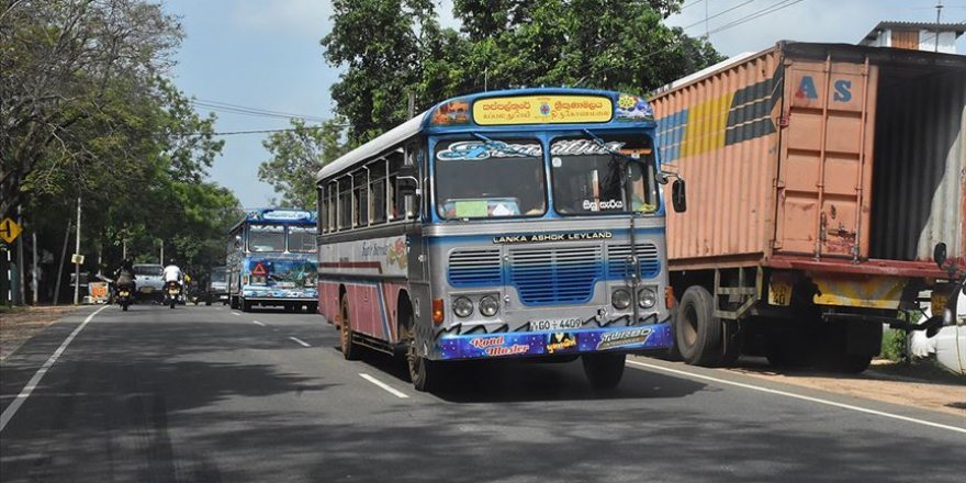 Hindistan’da otobüs kanala düştü: 29 ölü, 18 yaralı