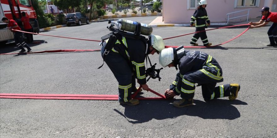 Üniversitelerin itfaiye kolları eğitim alıyor