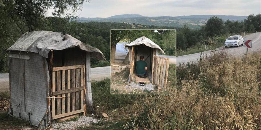 Yol kenarındaki tek kişilik namaz kulübesi takdir topladı