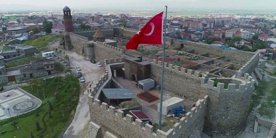 Erzurum Kalesi'nde tarih kazısı