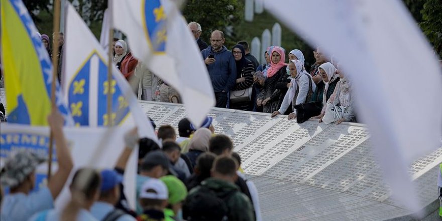 'Barış Yürüyüşü' Potoçari Anıt Mezarlığı'nda sona erdi