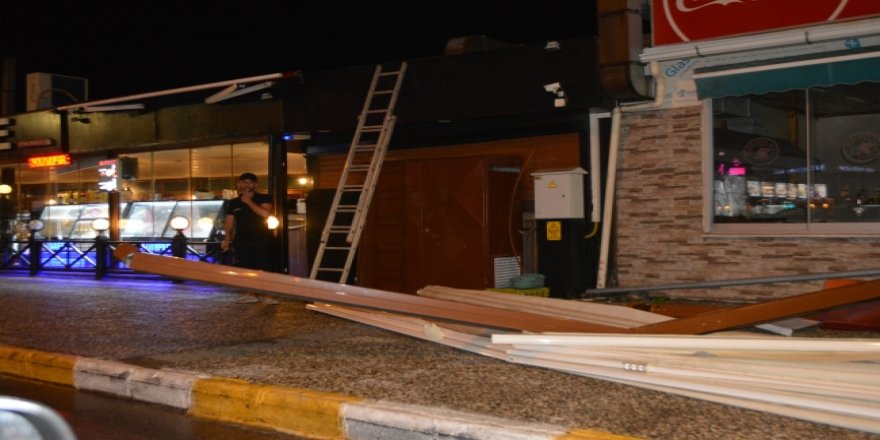 Balıkesir'de sağanak ve hortum