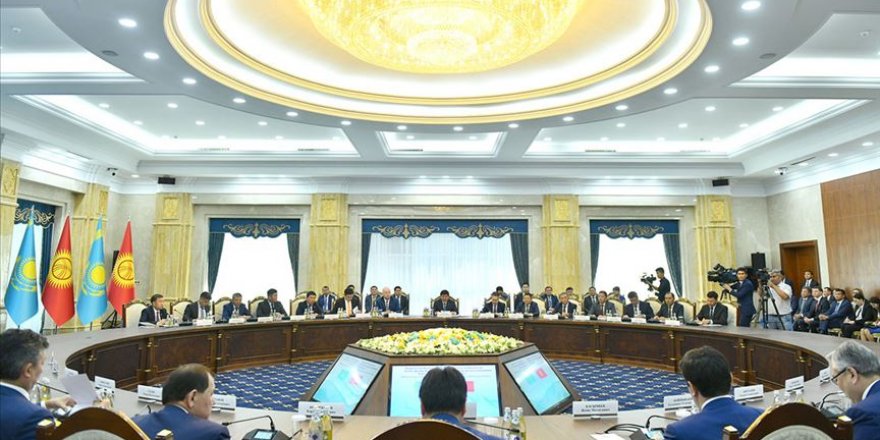 Kırgızistan ile Kazakistan arasındaki ticaret ivme kazanıyor