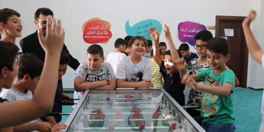 Caminin gençlik merkezi, aktiviteleriyle dikkati çekiyor