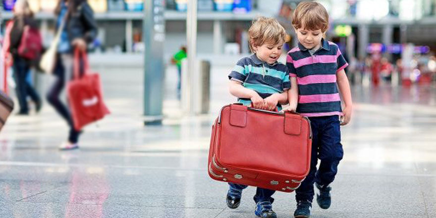 Çocuklarla güvenli ve sağlıklı seyahatin 10 püf noktası