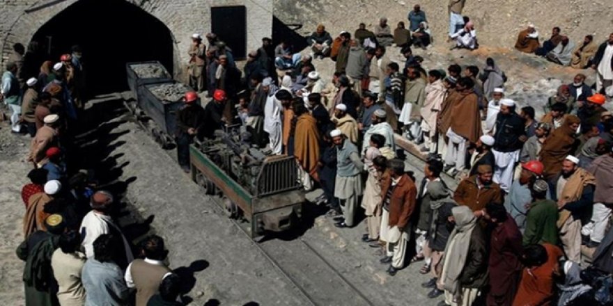 Pakistan'da maden kazası: 11 işçi mahsur