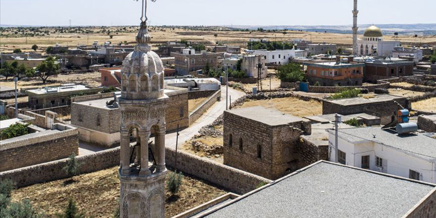 Mardin'in Yemişli köyü 4 dil, 7 kilise, 2 camisi ile sembol