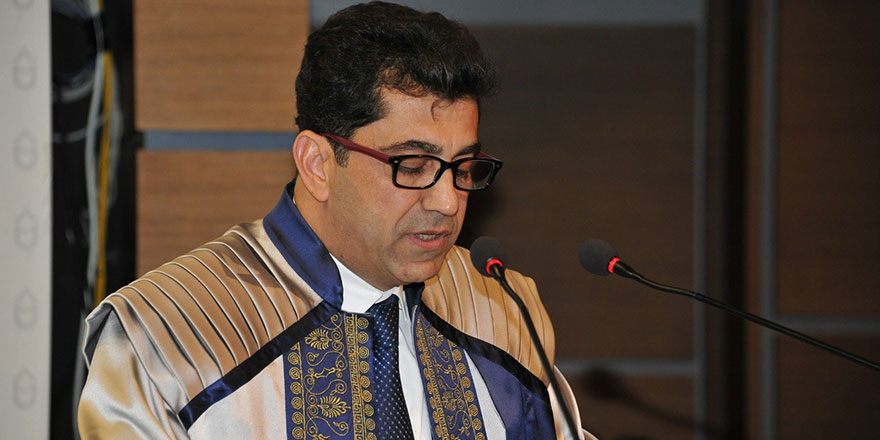 Her yetkili bunu yapmalı: Rektör hasta kılığına girdi vatandaşa yapılanı gördü!