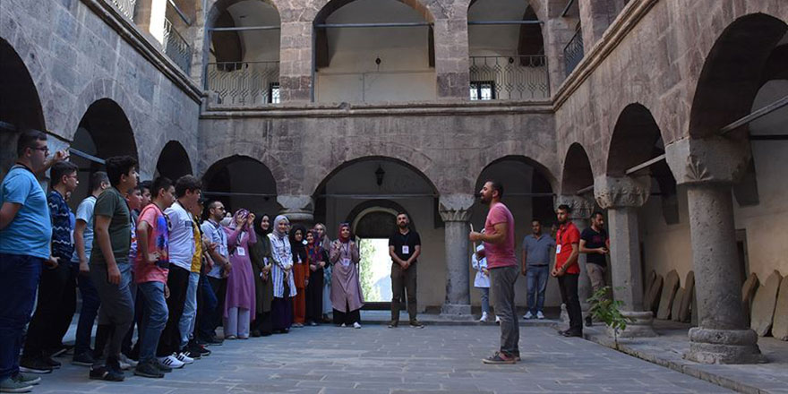 Üç asırlık medrese yeni yüzüyle ziyaretçilerini ağırlıyor