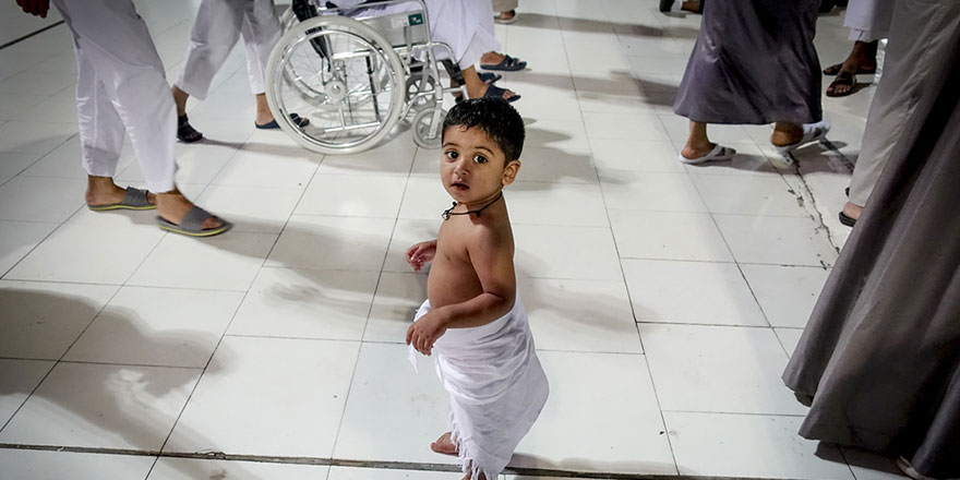 Çocuklar Kabe'nin de neşesi oldu