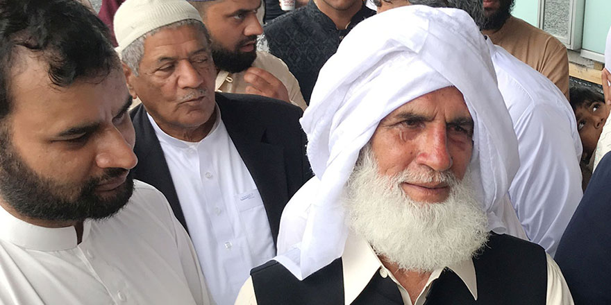 Cami saldırısını önleyen 65 yaşındaki adamın müthiş fedakarlığı