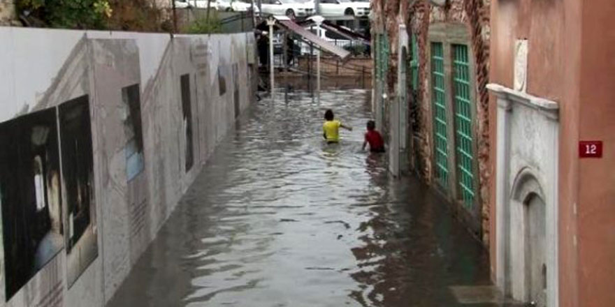 İstanbul'daki bu cami 127 yıldır su baskınına uğruyor