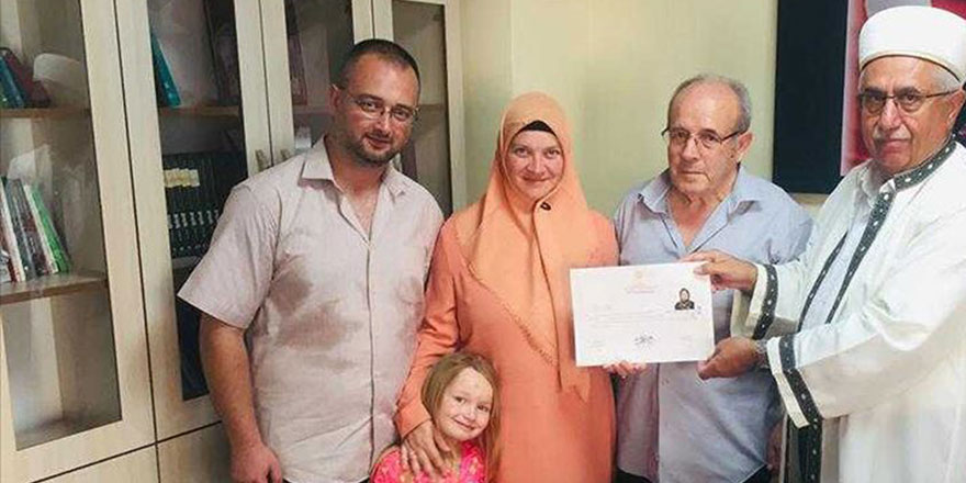 Fransız Sandrine Müslümanlığı seçti