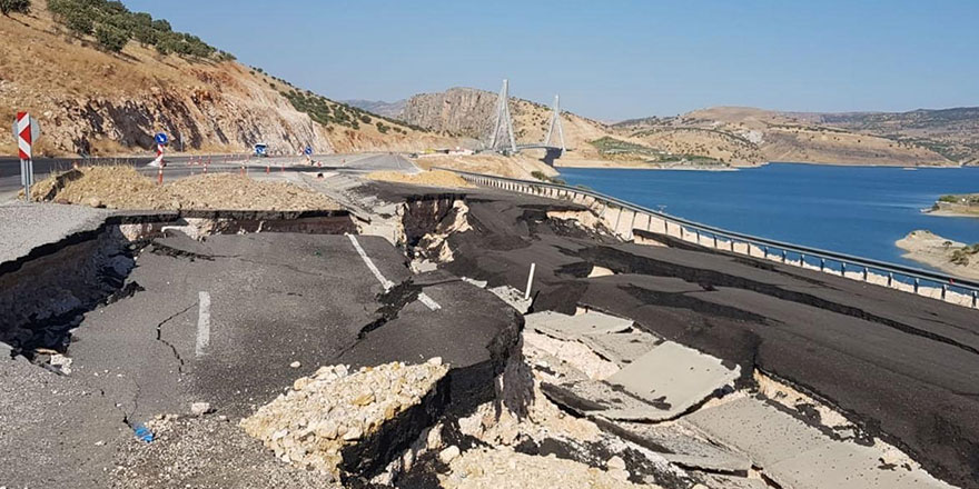 Nissibi yolu deprem görmüş gibi!