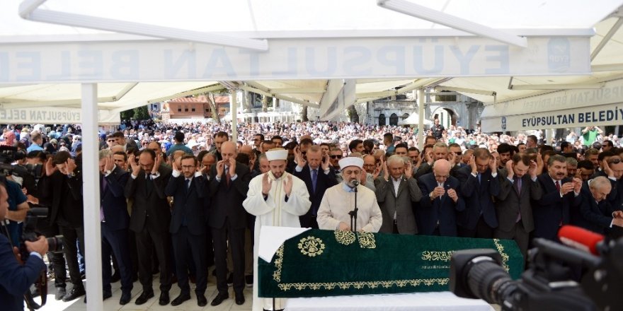 Şule Yüksel Şenler dualarla ebedi aleme uğurlandı