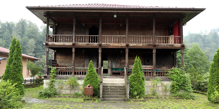 Rize'nin asırlık çivisiz camileri