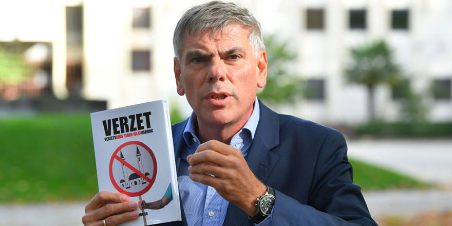 Belçikalı siyasetçi Müslümanlara kızdı çatıya çıktı