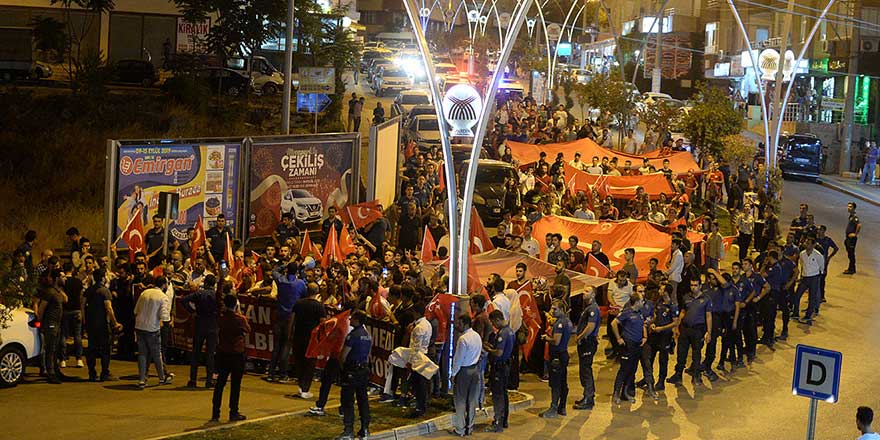 Mardin'de teröre tepki ve Diyarbakır annelerine destek yürüyüşü