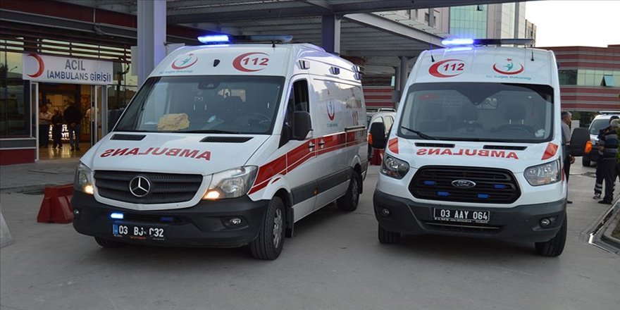 Afyonkarahisar'da yolcu otobüsü devrildi: 1 ölü, 40 yaralı