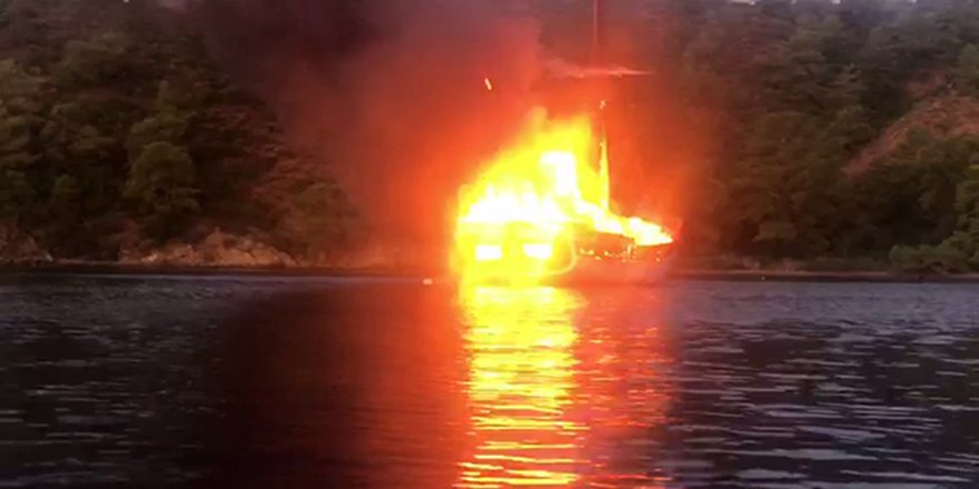 Göcek'te yat yangını, lüks yat cayır cayır yandı