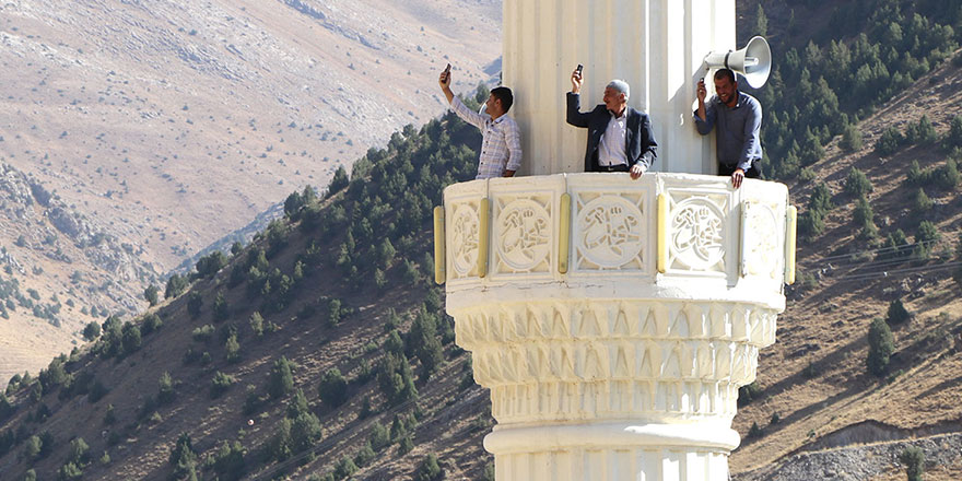 Minareye sadece ezan için çıkmıyorlar!