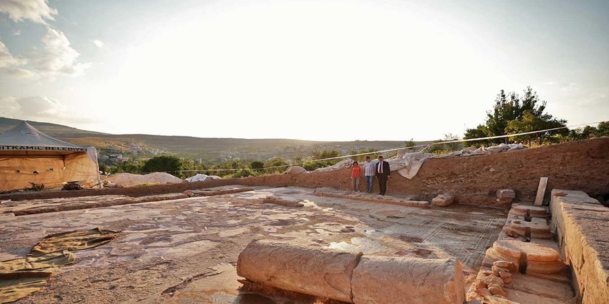Dülük kazılarında hamam ve bazilika gün yüzüne çıkarıldı