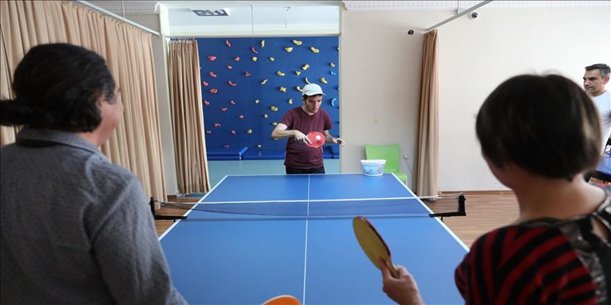 Otizmli Çınar 'hayatın dengesini' sporla buldu