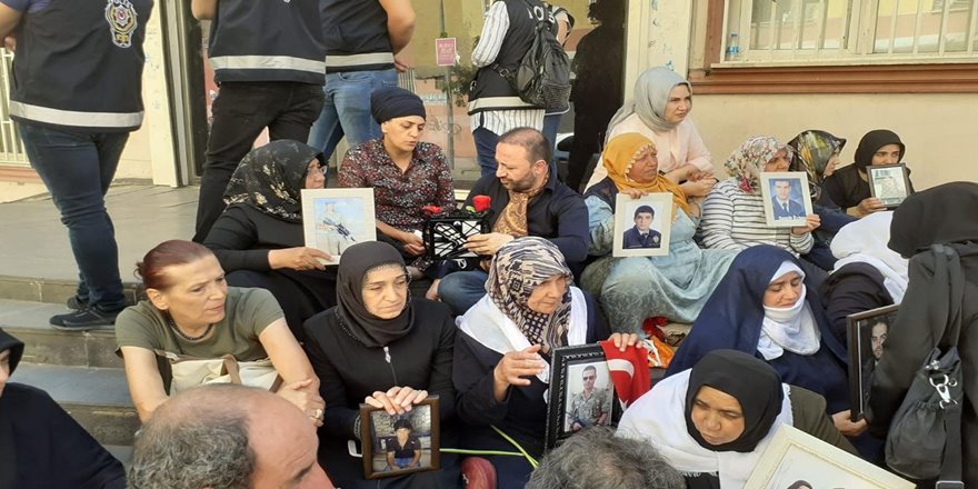 UHIM: Annelik tüm siyasi hesapların üstündedir