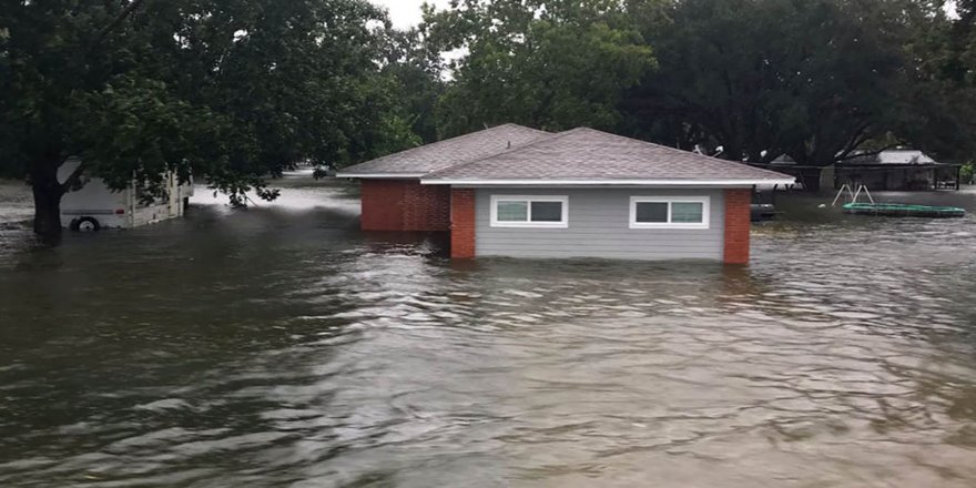 Imelda tropik fırtınası Teksas'ı vurdu