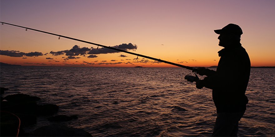 Marmara Denizi'nde gün batımı kartpostallık görüntüler oluşturdu