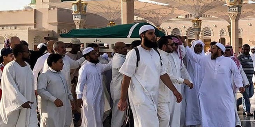 Tunus'un devrik Cumhurbaşkanı Bin Ali Medine'de defnedildi