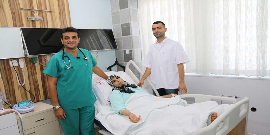 Aynı hastaya aynı seansta 2 farklı ameliyat yapıldı