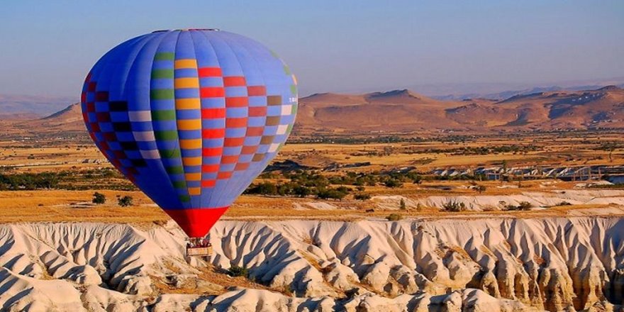 Kapadokya'da yeni aktivite: Klasik otomobil turu