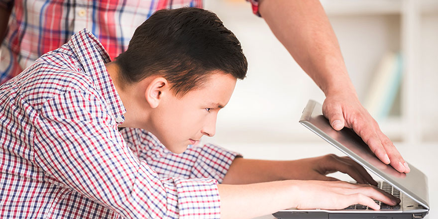 ​"Çocuklara gerçek hayatı veremediğimiz için sanala yöneliyorlar"