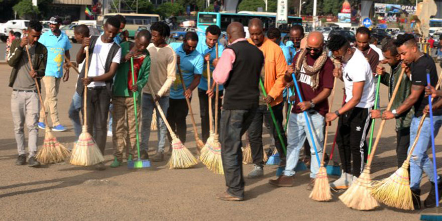 Etiyopyalı Müslümanlar Hristiyan bayramı için temizlik yaptı