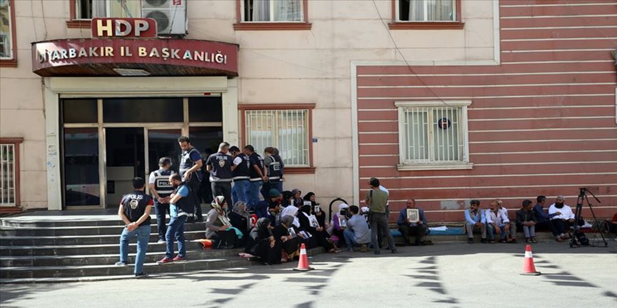 İtalyan gazetesi Diyarbakırlı annelerin isyanını duyurdu