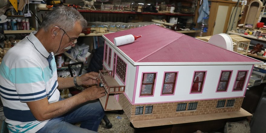 Ahşabı sanata dönüştürdü, hayalini çocuklarıyla gerçekleştirdi