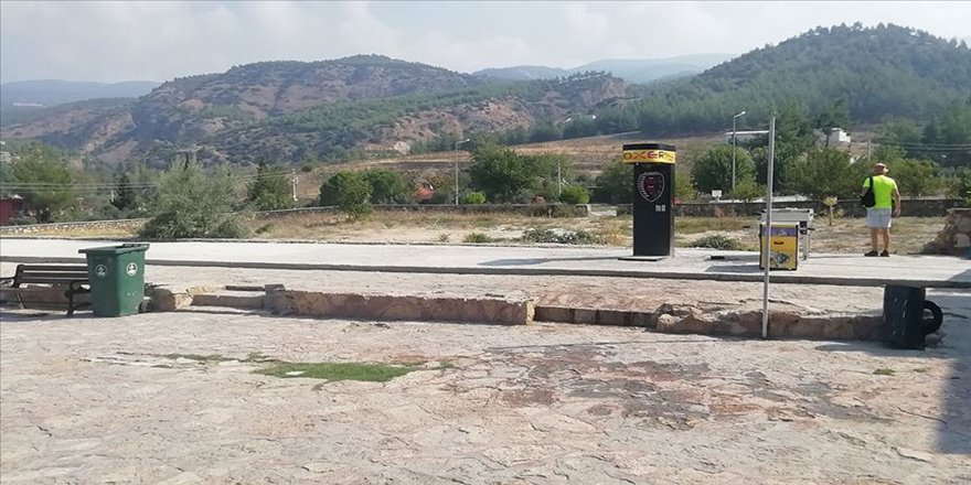 Pamukkale'deki kaçak ahşap yapılar kaldırıldı