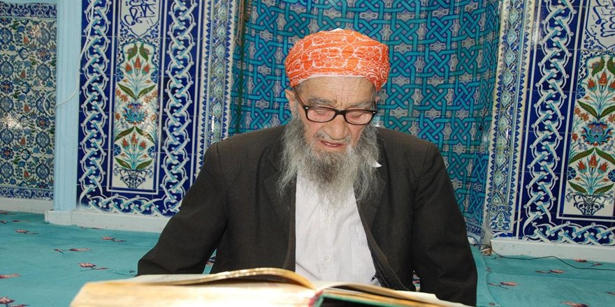 97 yaşında, 90 yıldır aralıksız Kur’an okuyor