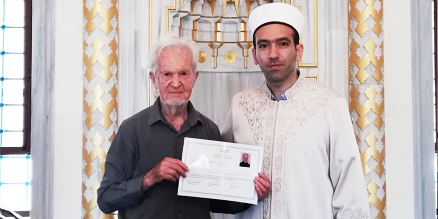 91 sene Hıristiyan olarak yaşadı şimdi Müslüman oldu