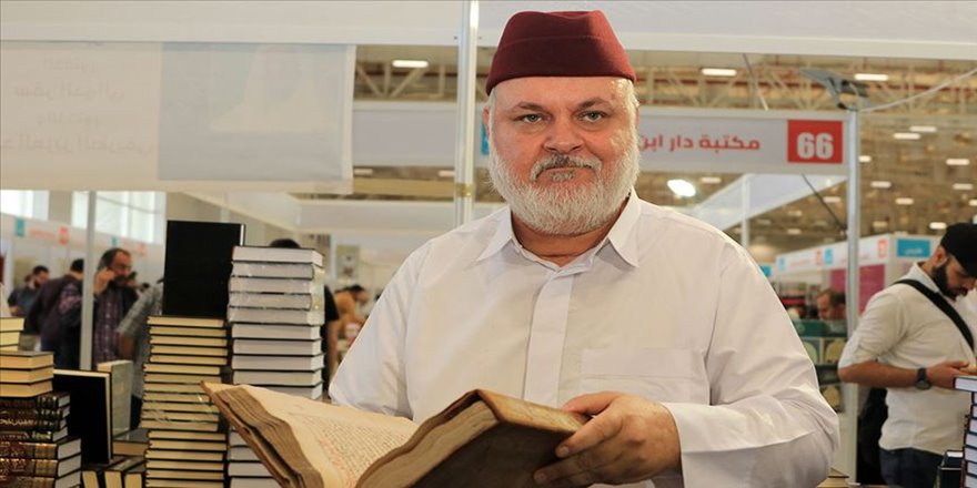 Suriyeli koleksiyoner el yazma eserleri yeniden sergiliyor