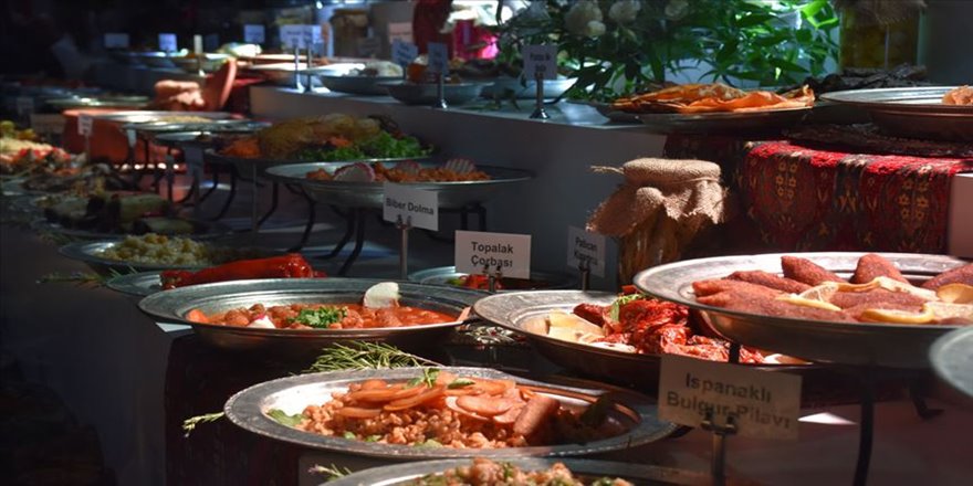 3. Adana Lezzet Festivali'nde kentin yöresel lezzetleri sunuldu