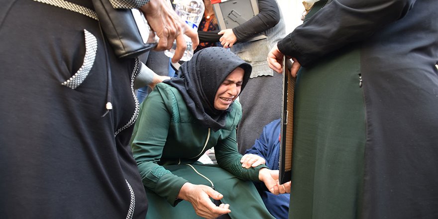 Oturma eylemi yapan 'Diyarbakır anneleri'nden HDP'lilere tepki