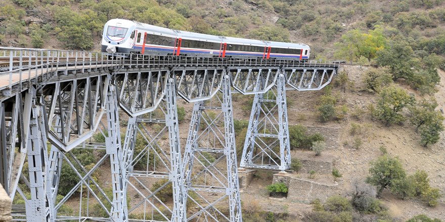 Anadolu DMU Milli Tren Seti Uşak'ta test sürüşüne başladı